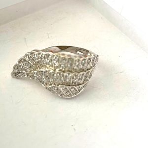 Vintage sterling silver crystals angel ring, excellent condition, size 7